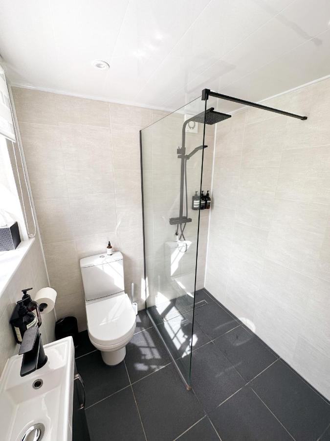 סאות' היילינג Seaside Cabin Retreat In Hayling Island מראה חיצוני תמונה